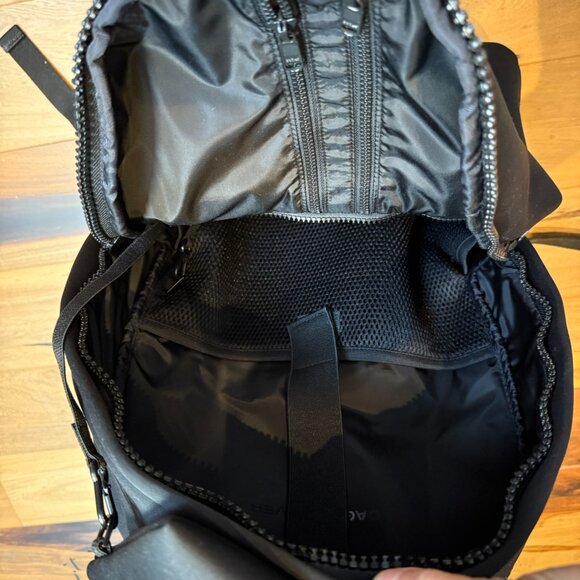 Dagne Dover Large Dakota Backpack - Like New - Picture 8 of 12